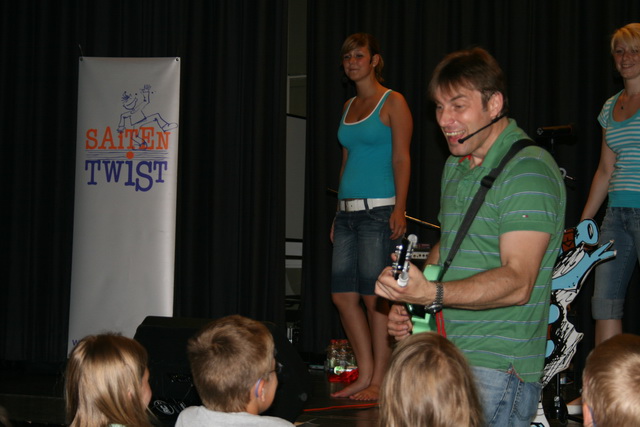 gal/2009/2009 Saitentwist Bildungszen Gelsenk aktiver Ferienstart 02.07/2009 Saitentwist Bildungszen Gelsenk aktiver Ferienstart 02.07. 053.jpg